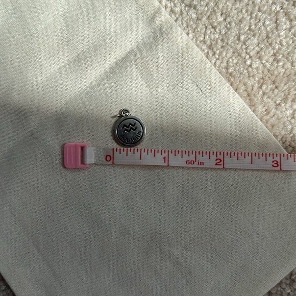 Aquarius pendant - Picture 3 of 3